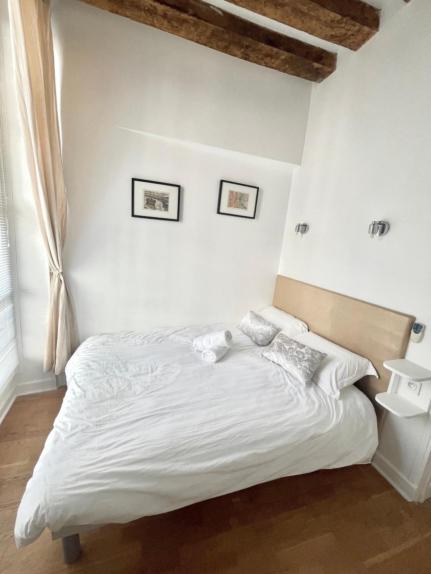 Appartement Typique Parisien Au Coeur Du Marais Esterno foto